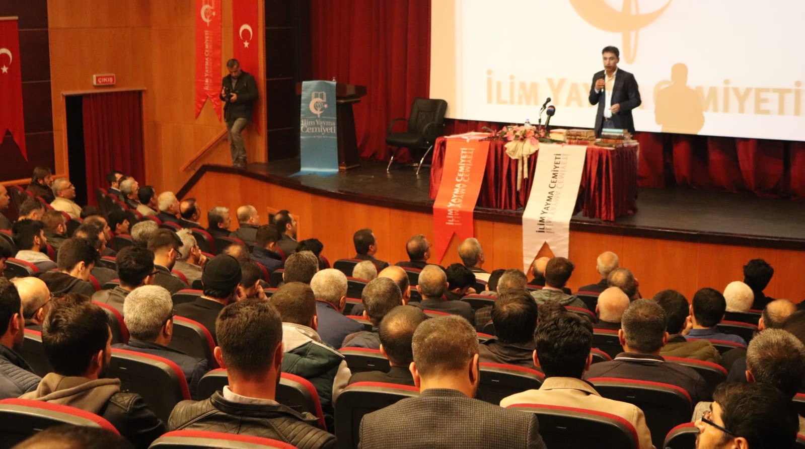 “Fuad Sezgin ve İslam’da Bilim ve Teknoloji” Konferansı